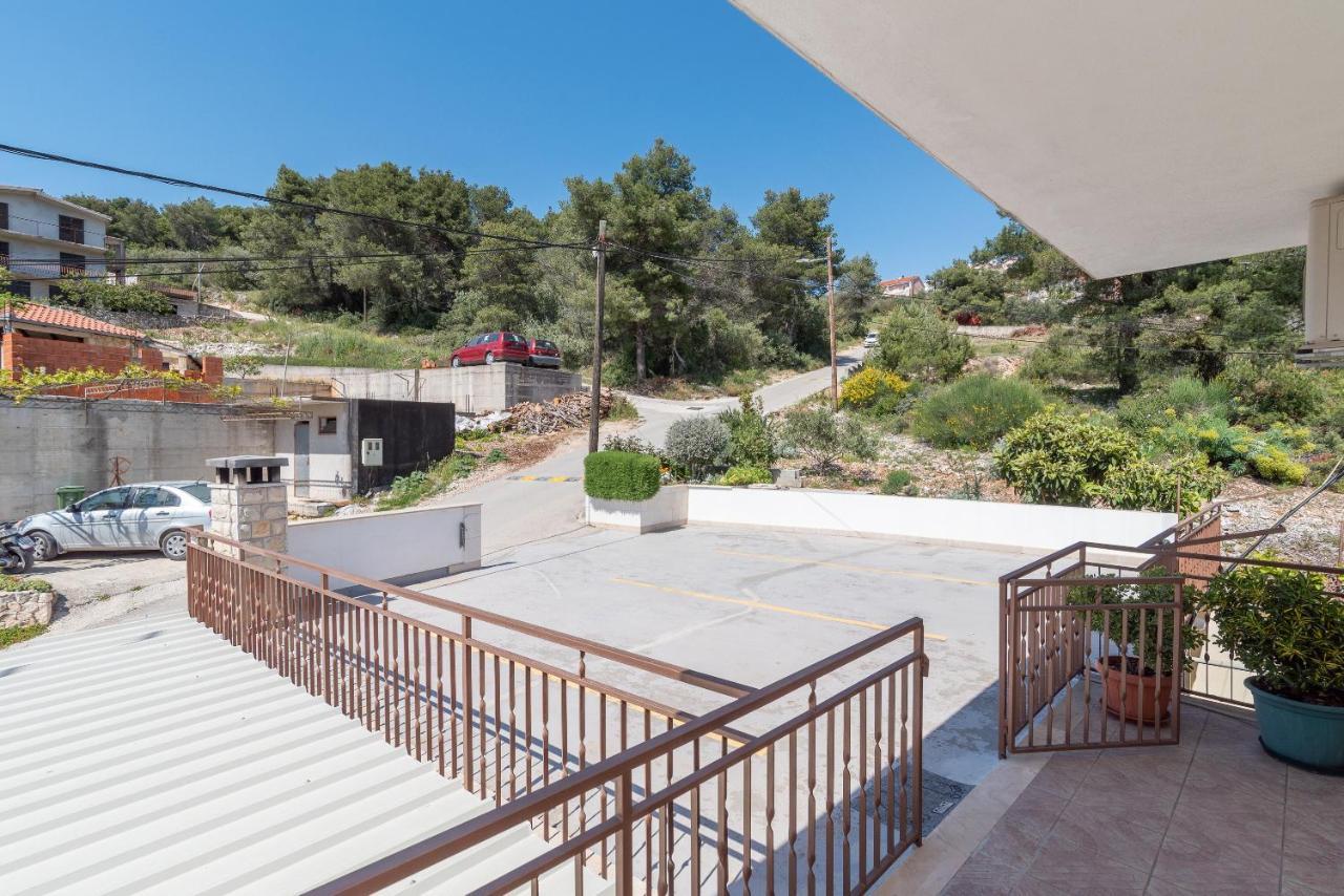 Comfortable Apartment Near The Sea Trogir Buitenkant foto
