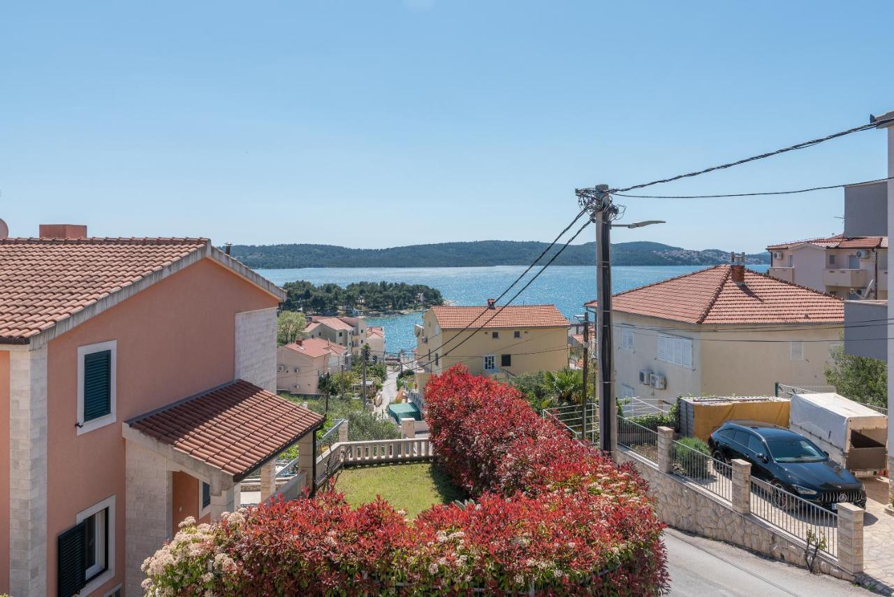 Comfortable Apartment Near The Sea Trogir Buitenkant foto